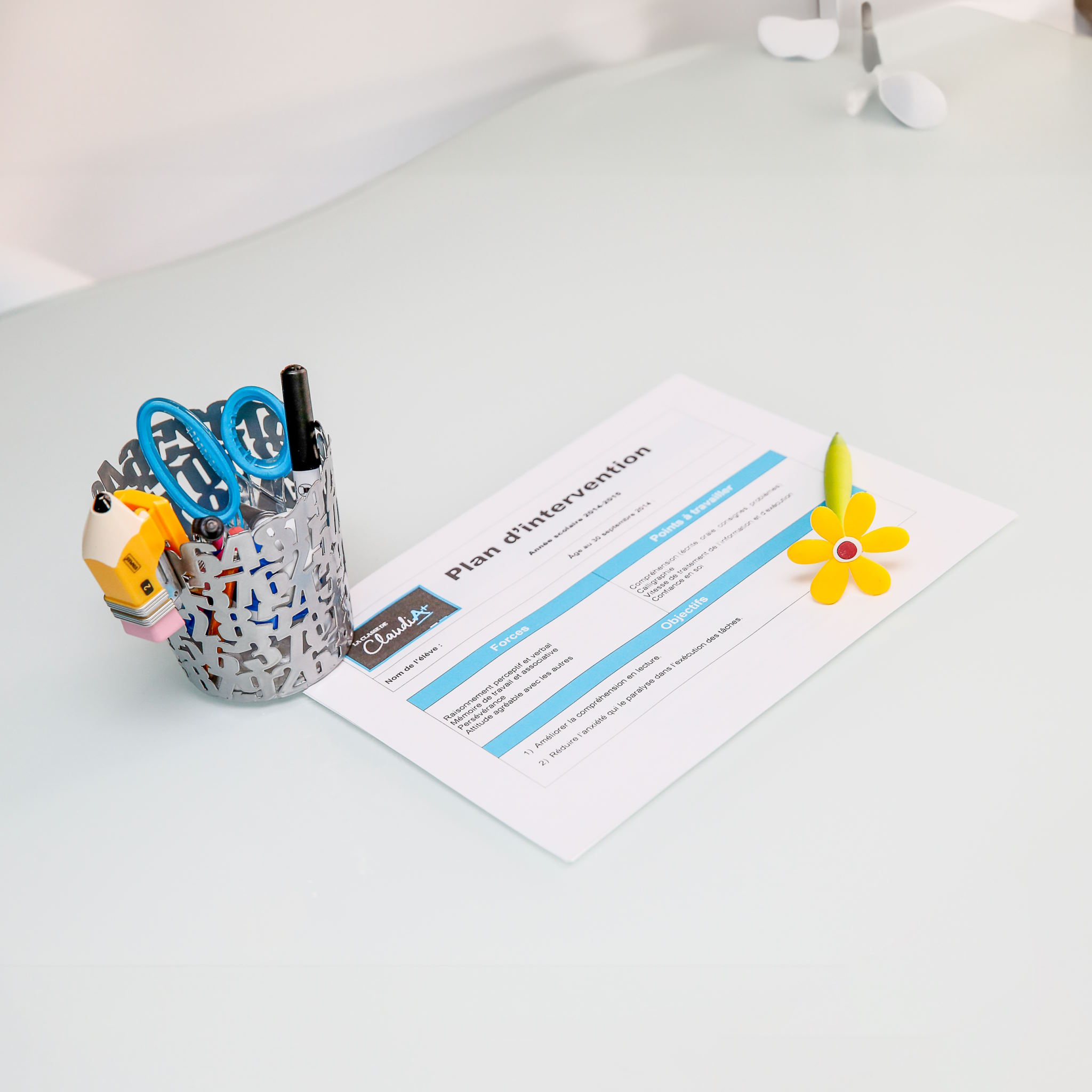 Bureau professionnel propre et épuré